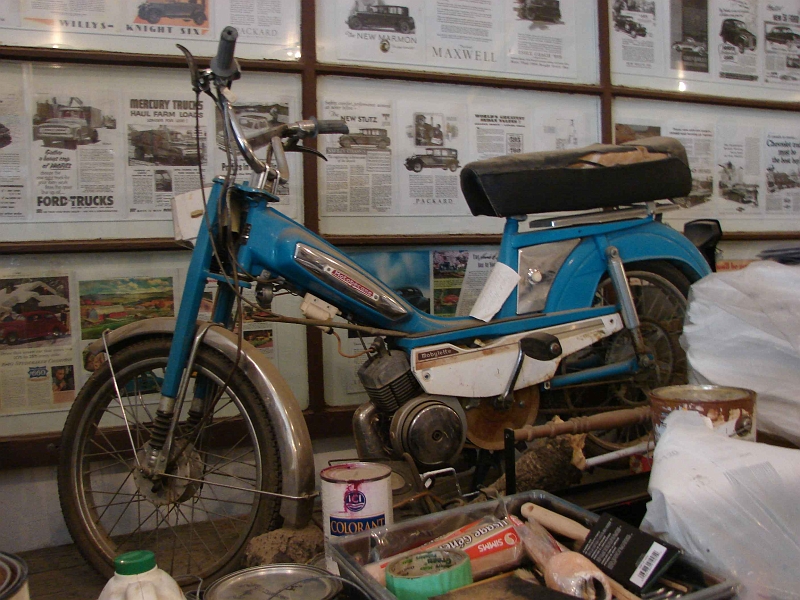 09-La motobecane trouvée au musée